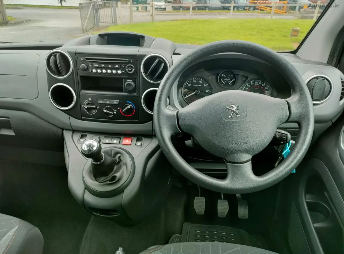 2018 Peugeot Partner – photo 12