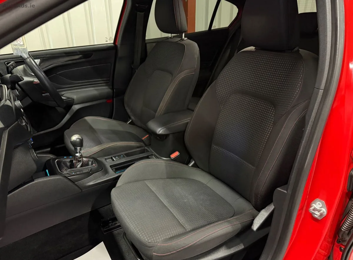 2020 Ford Focus – photo 16