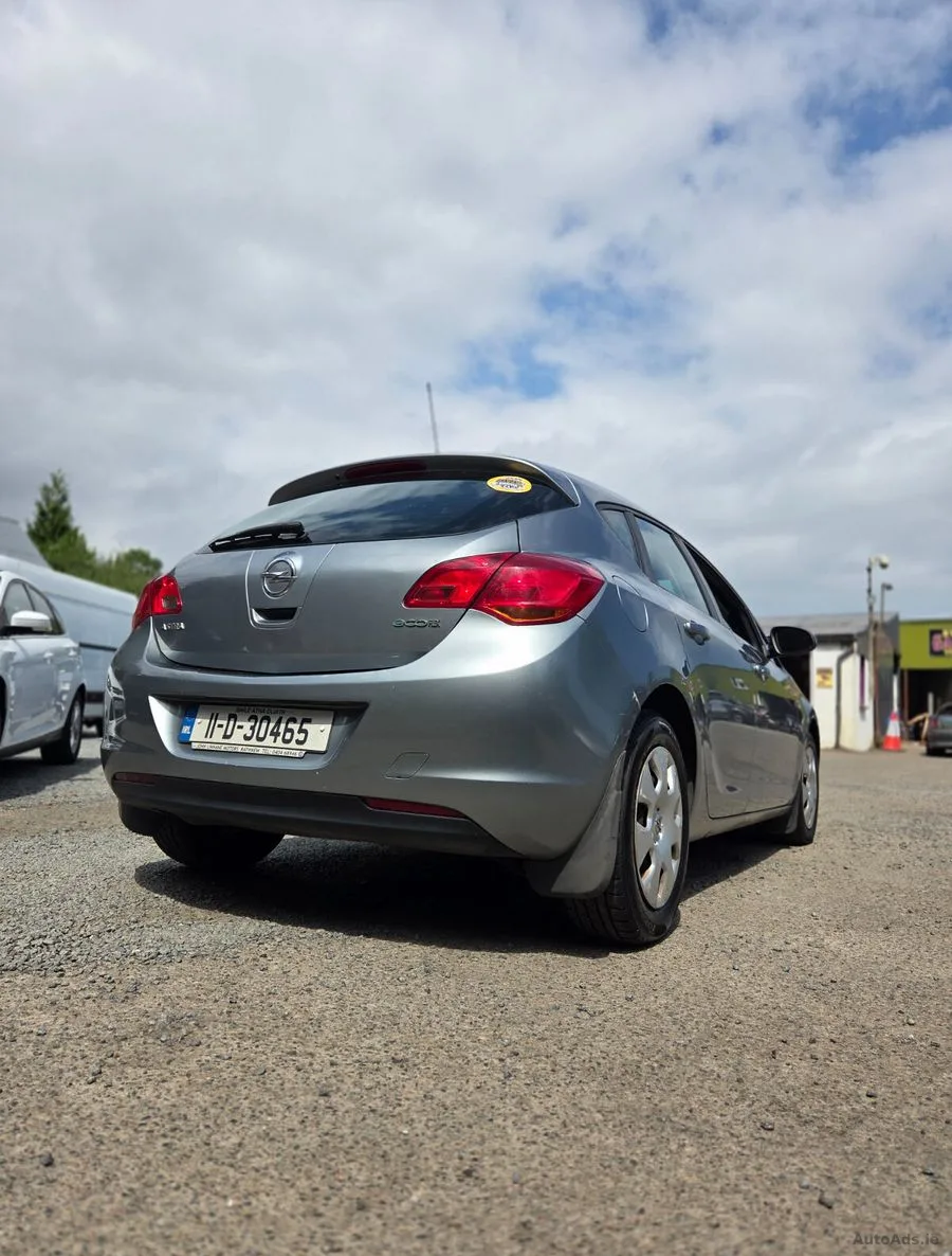 2011 Opel Astra – photo 4