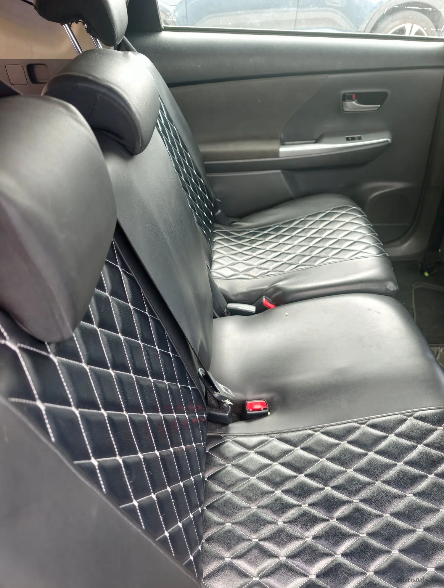 2014 Toyota Prius – photo 3