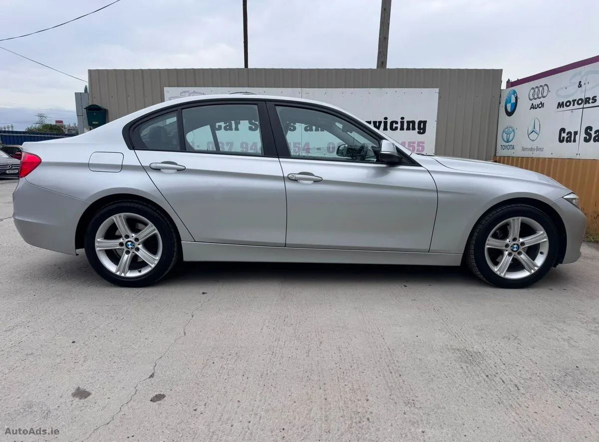 2012 BMW 3-Series – photo 4