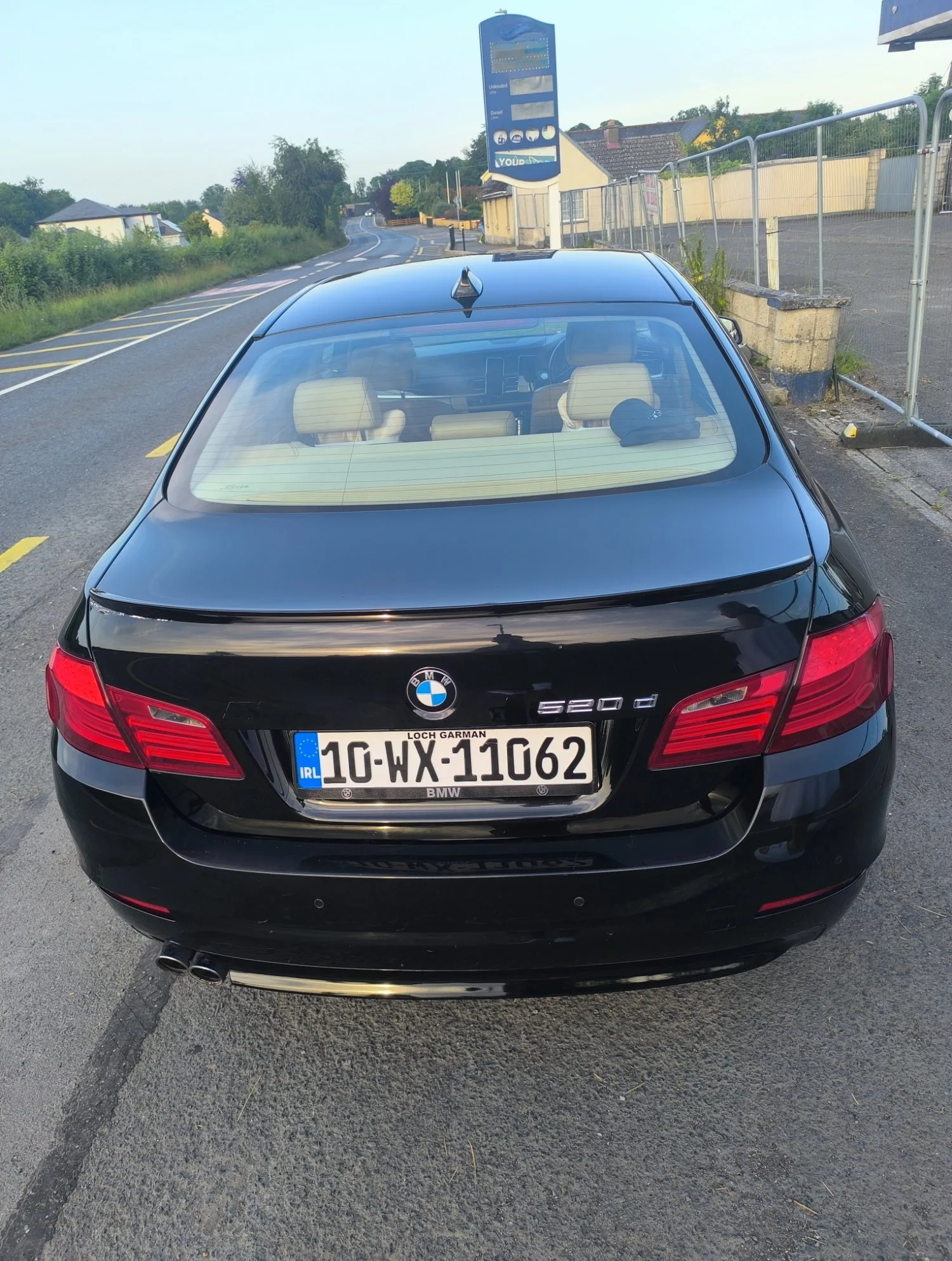 2010 BMW 5 Series – photo 2
