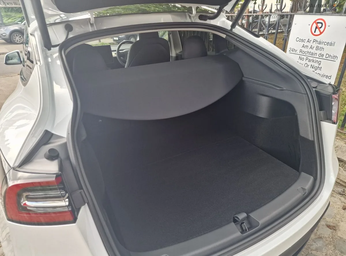 2024 Tesla Model Y – photo 10