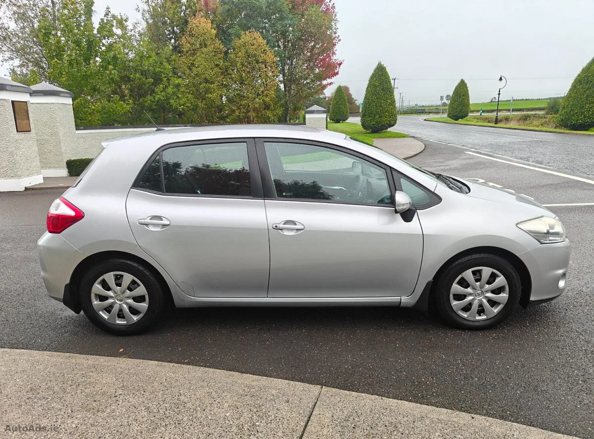2011 Toyota Auris – photo 5