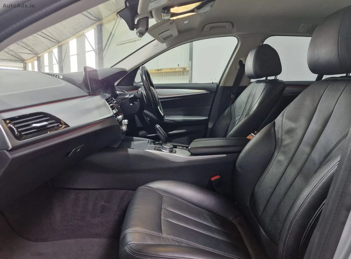 2019 BMW 5-Series – photo 20