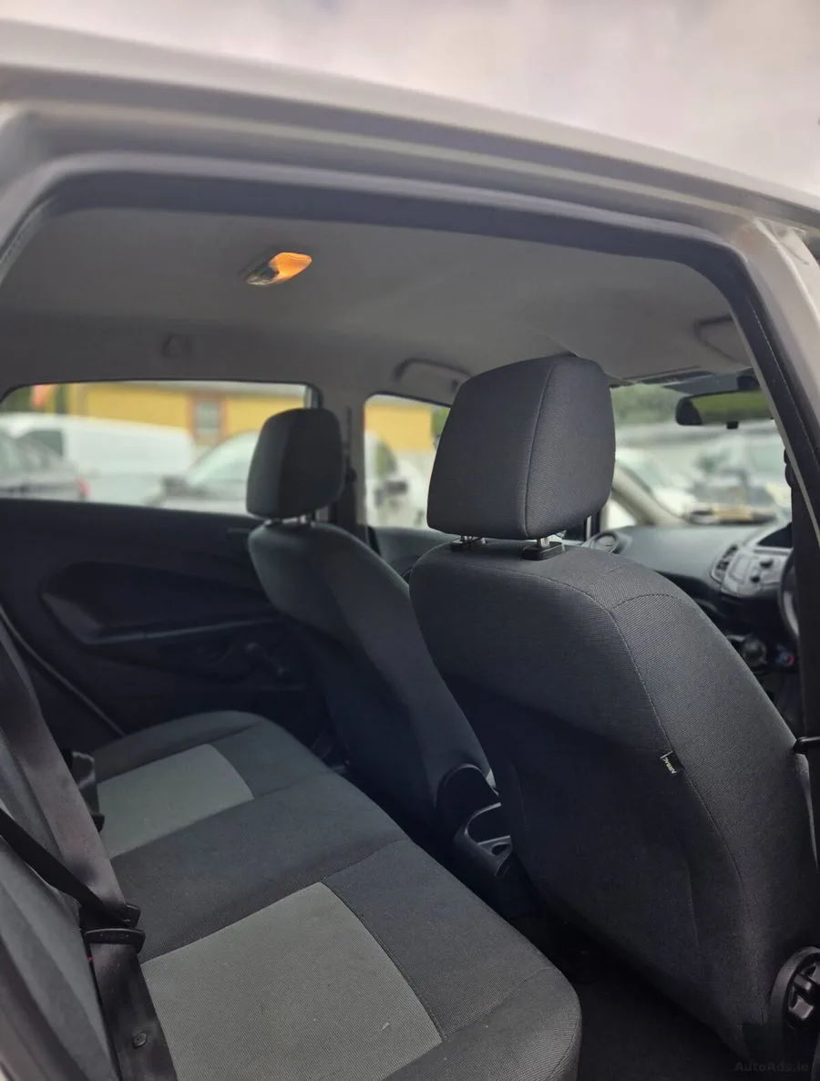 2012 Ford Fiesta – photo 16