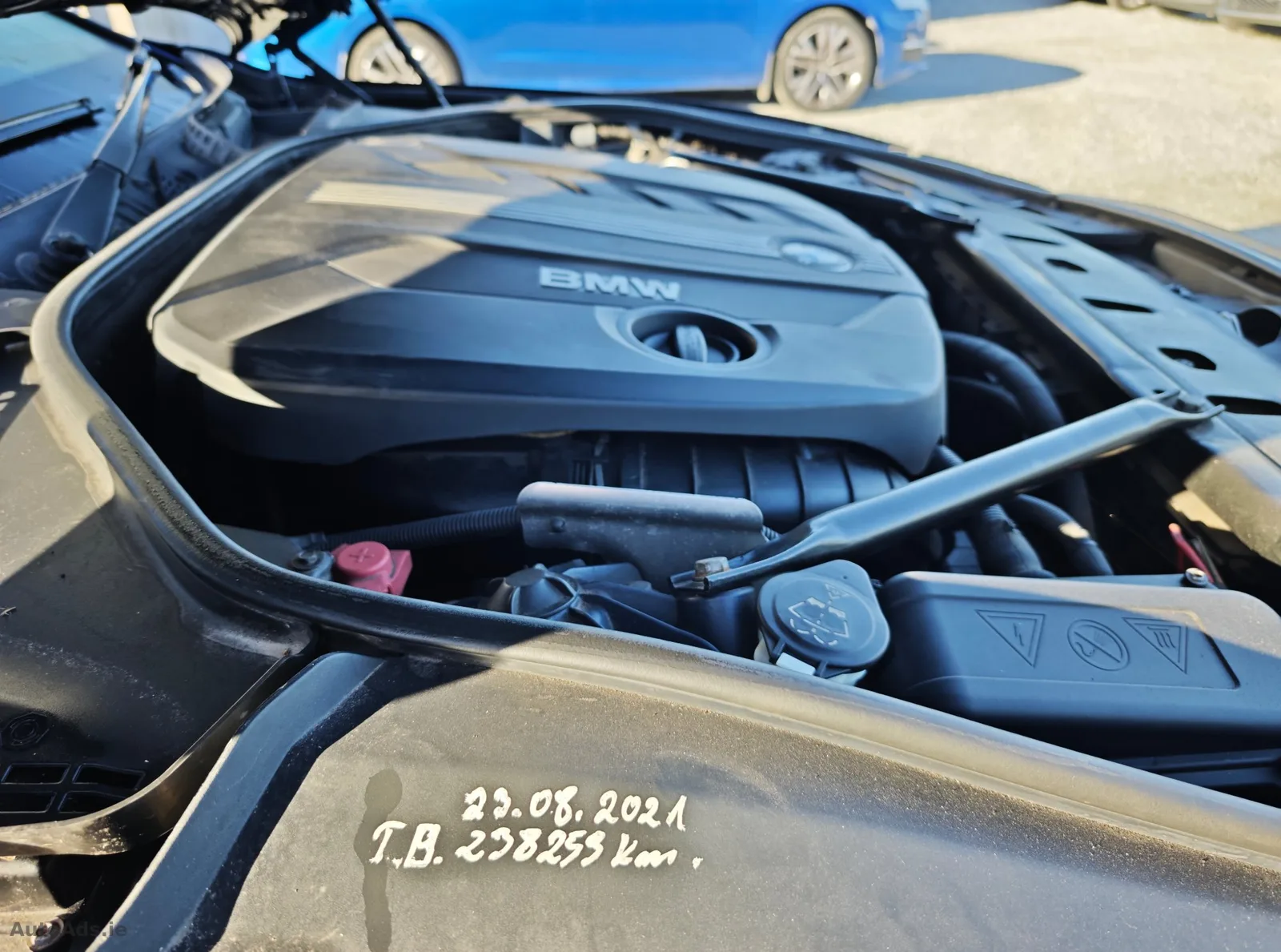 2011 BMW 5 Series – photo 3