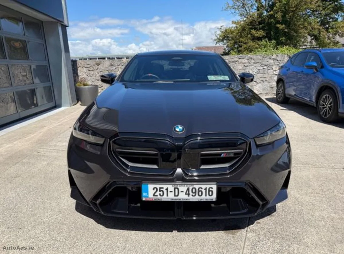 2025 BMW M5 – photo 6