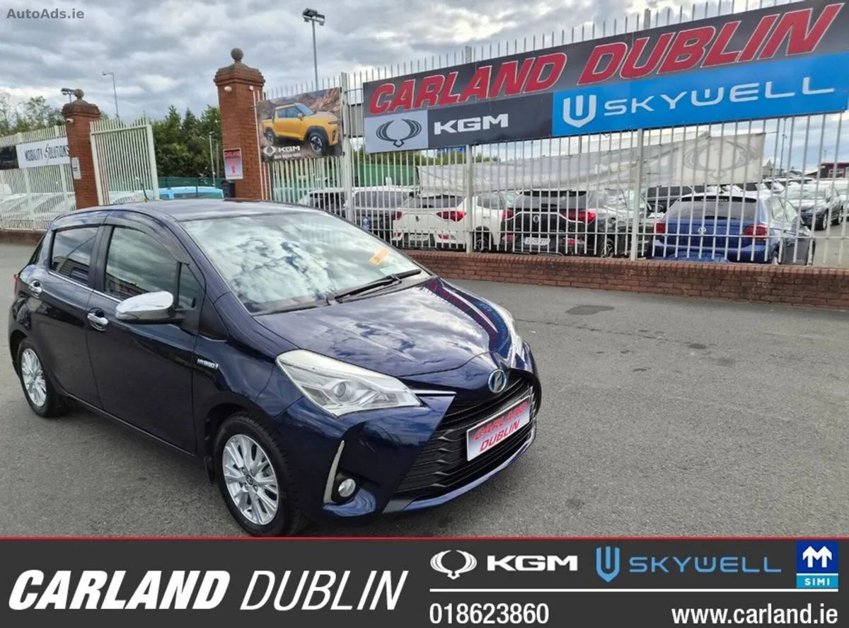 2017 Toyota Vitz – photo 1