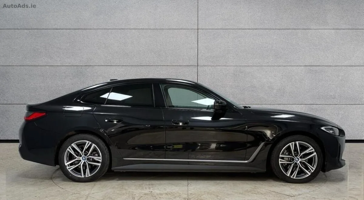 2022 BMW i4 – photo 4