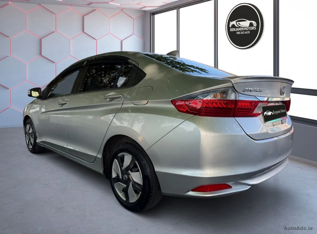 2016 Honda Grace – photo 6