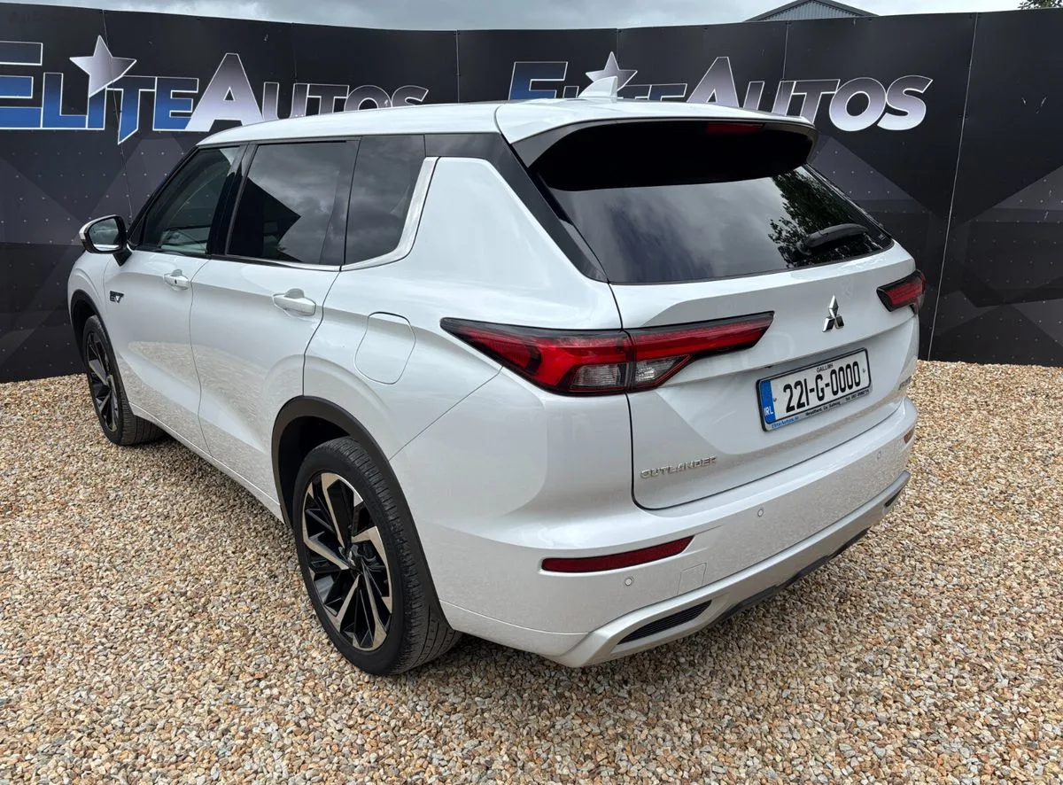 2022 Mitsubishi Outlander – photo 4