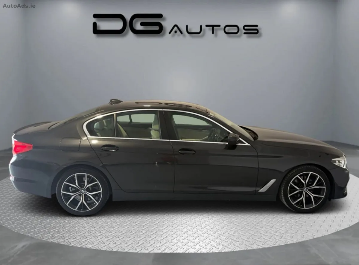 2019 BMW 5-Series – photo 2