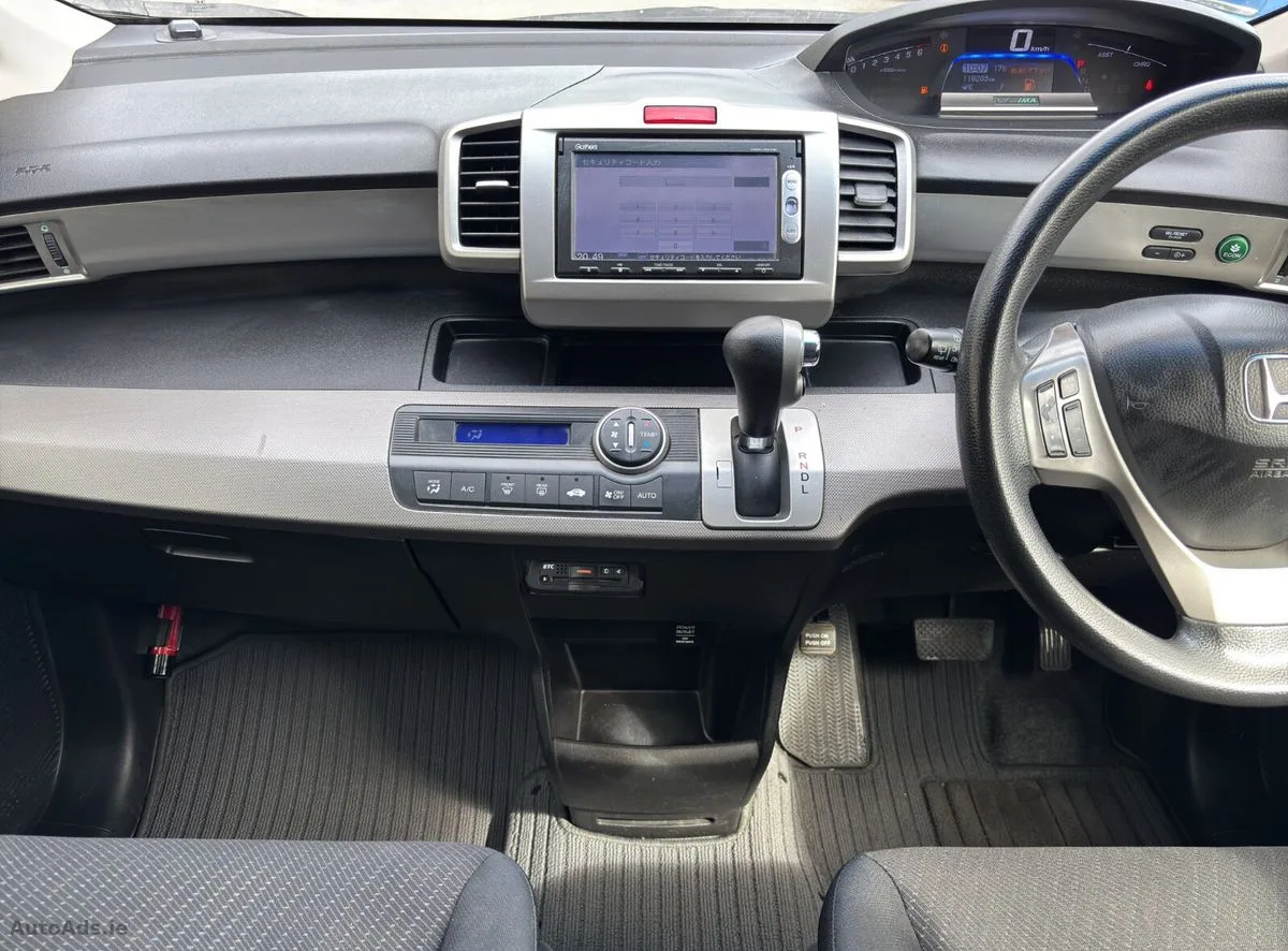 2015 Honda Freed – photo 13