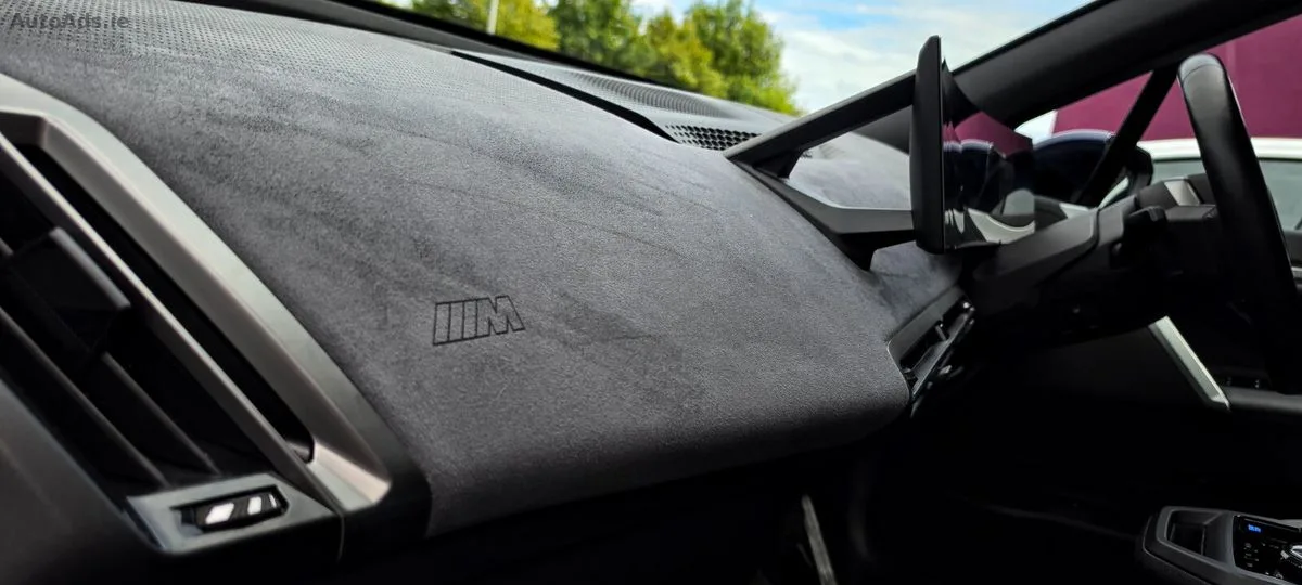 2025 BMW iX – photo 19