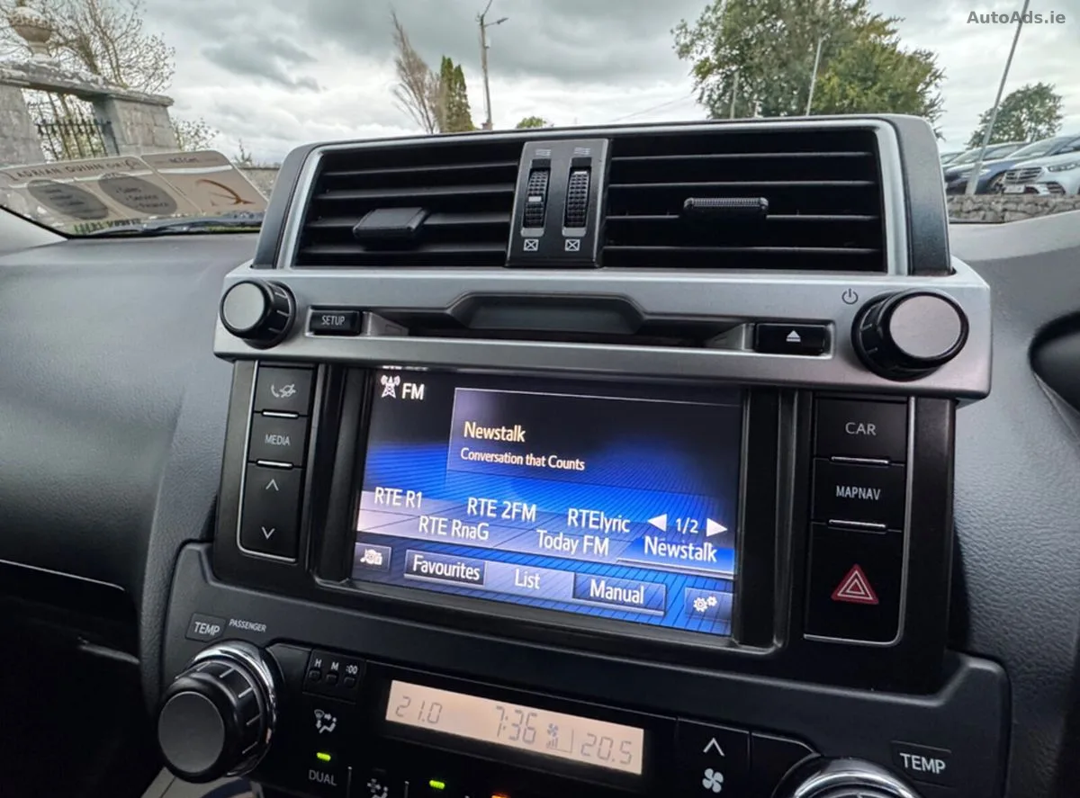 2016 Toyota Land Cruiser – photo 16