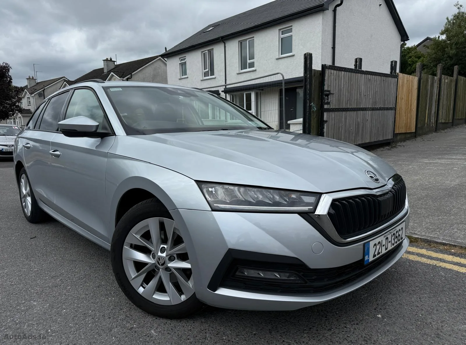 2022 Skoda Octavia – photo 2