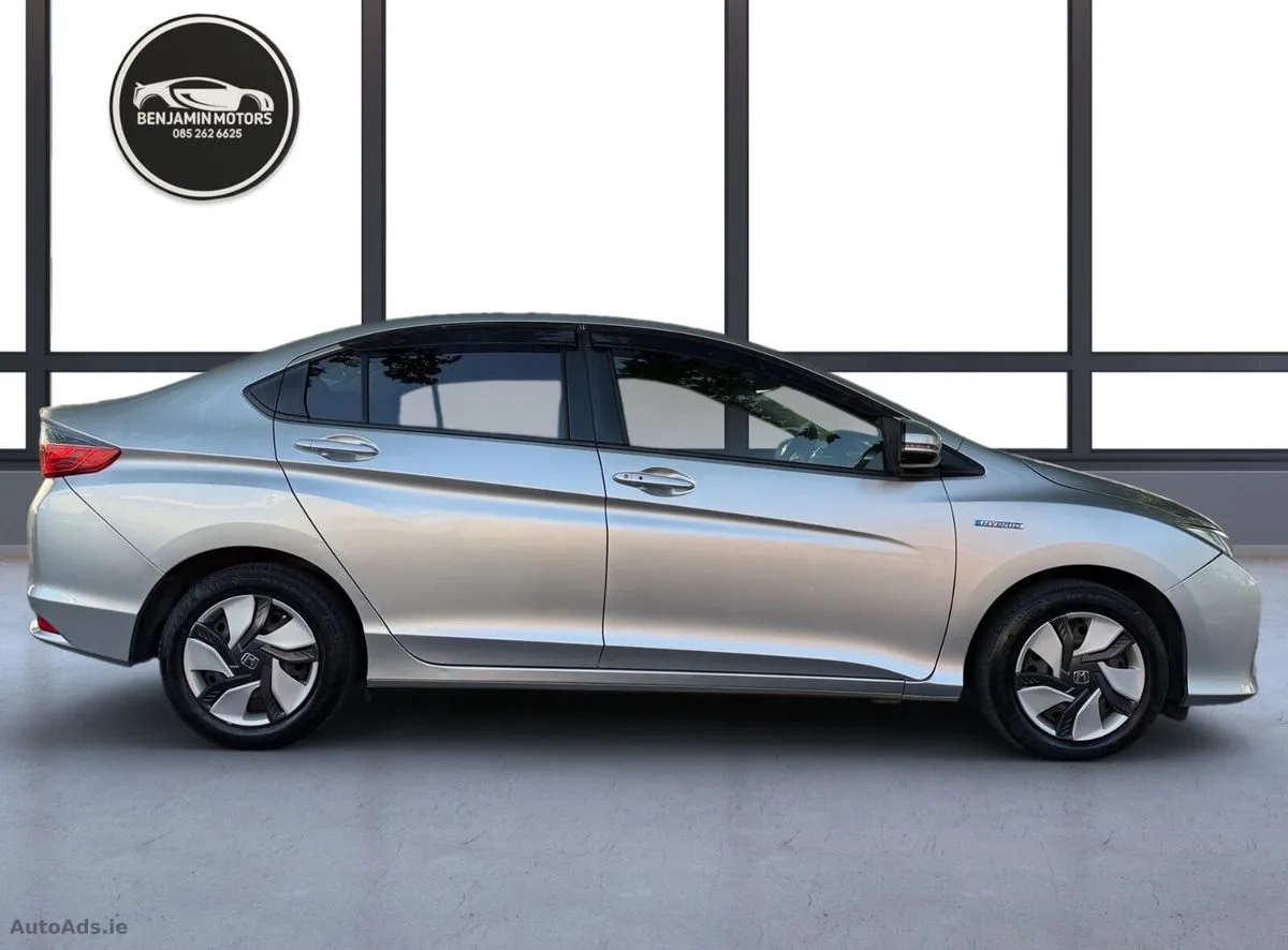 2016 Honda Grace – photo 4