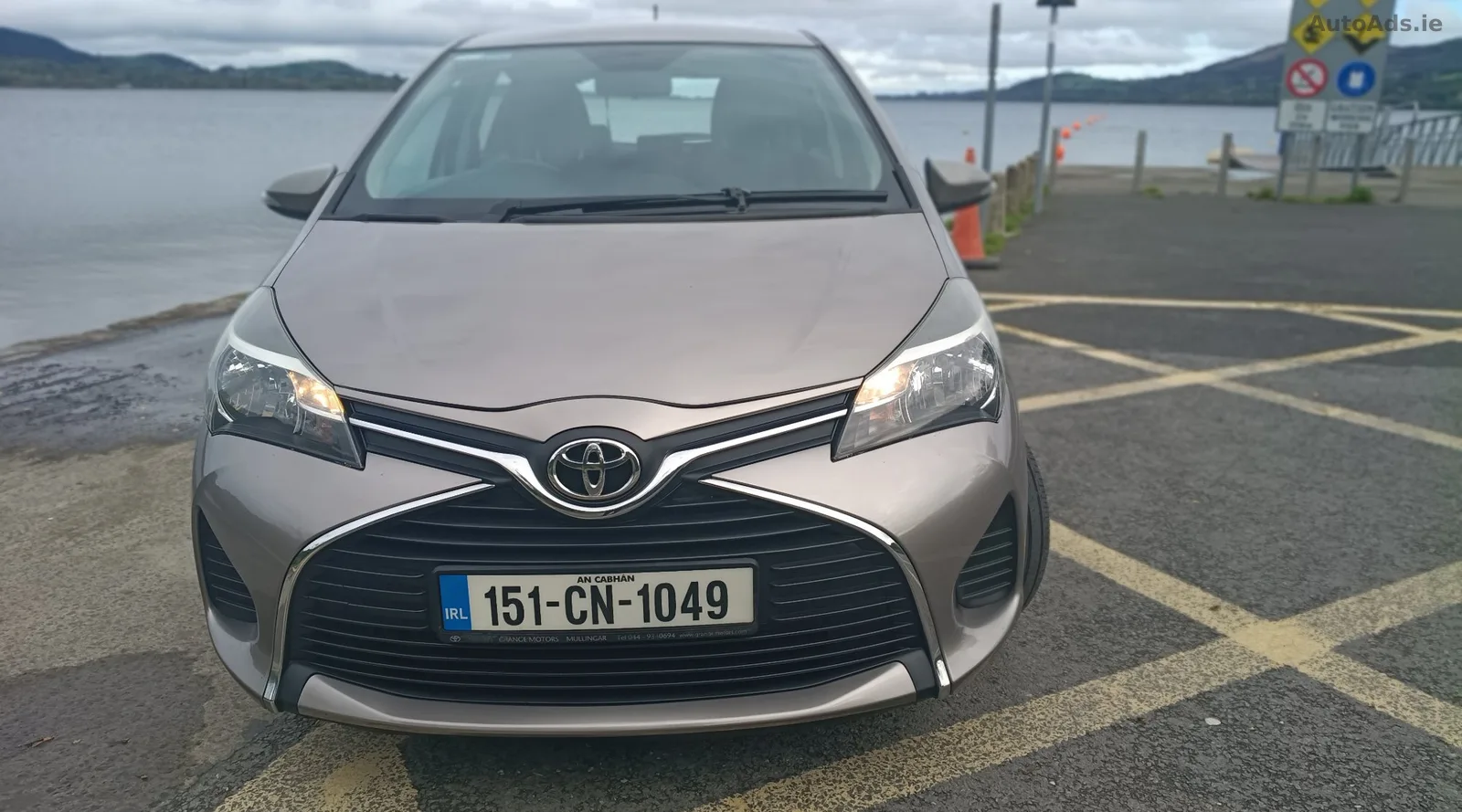 2015 Toyota Yaris – photo 2