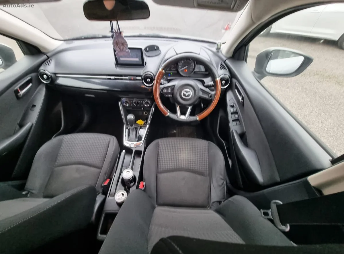 2017 Mazda Demio – photo 17