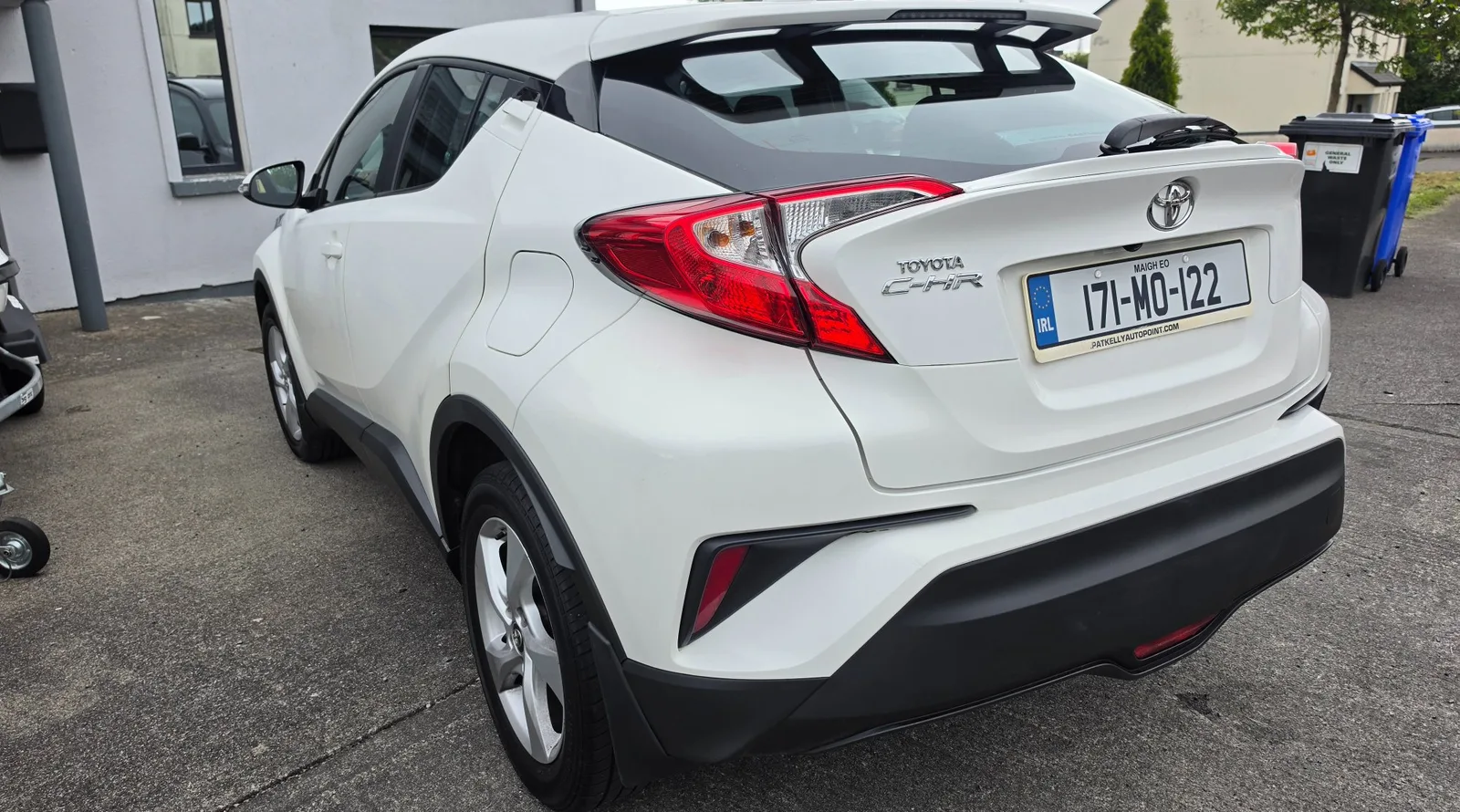 2017 Toyota C-HR – photo 2
