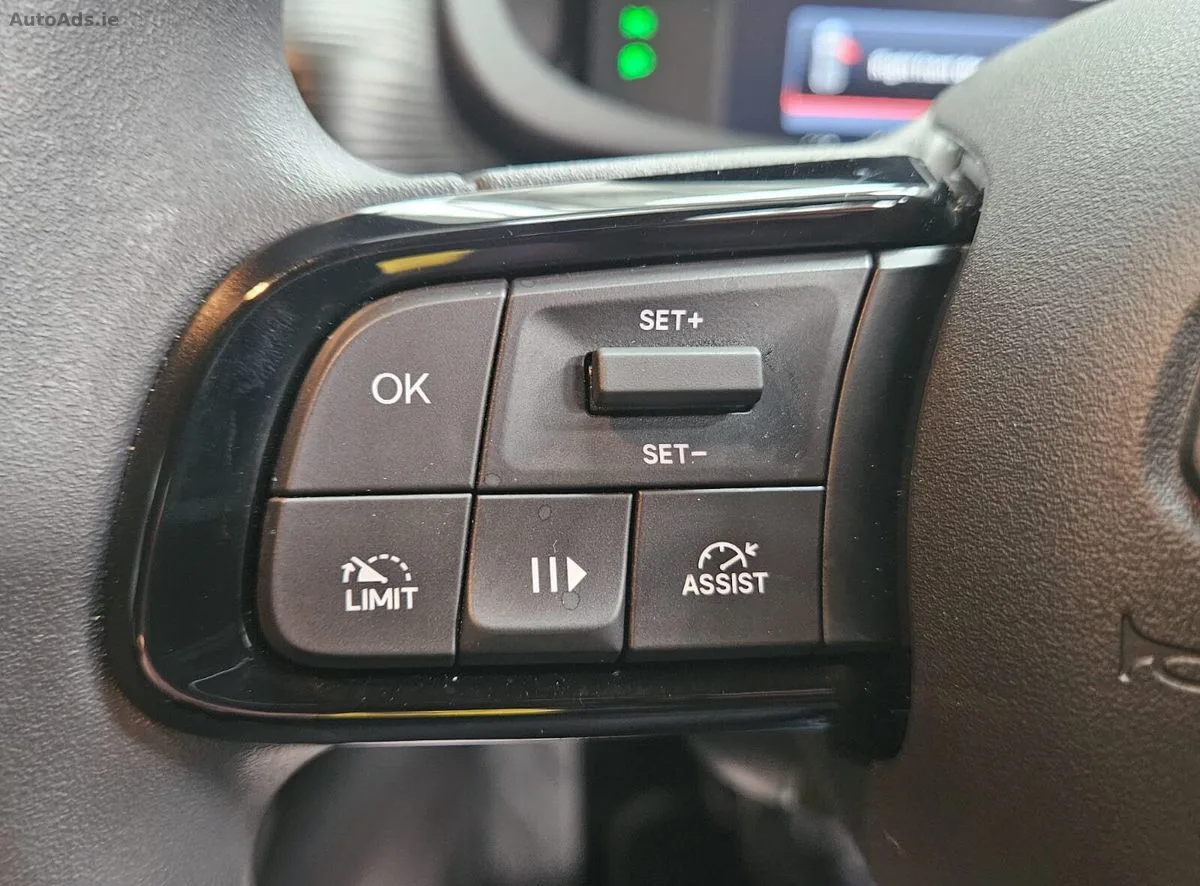 2026 Jeep Avenger – photo 9