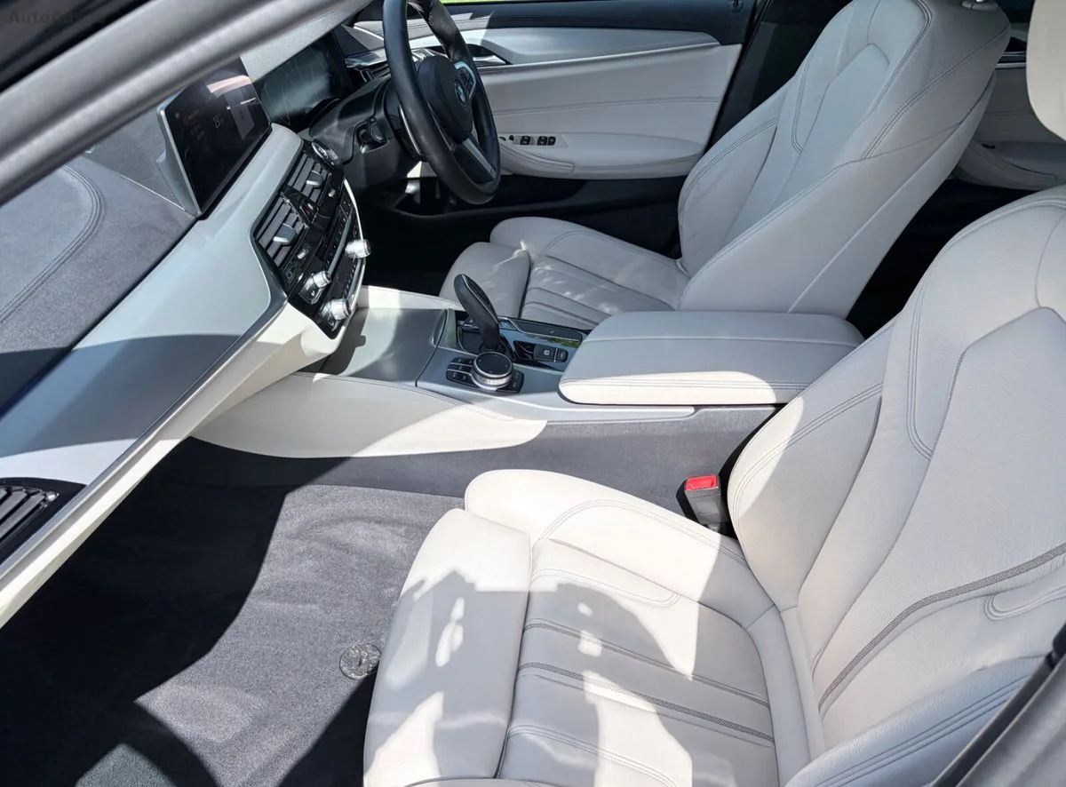 2019 BMW 5-Series – photo 12