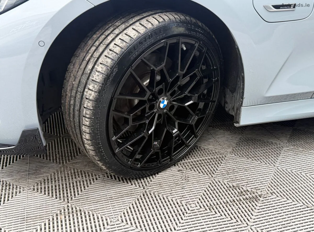 2023 BMW 3-Series – photo 6