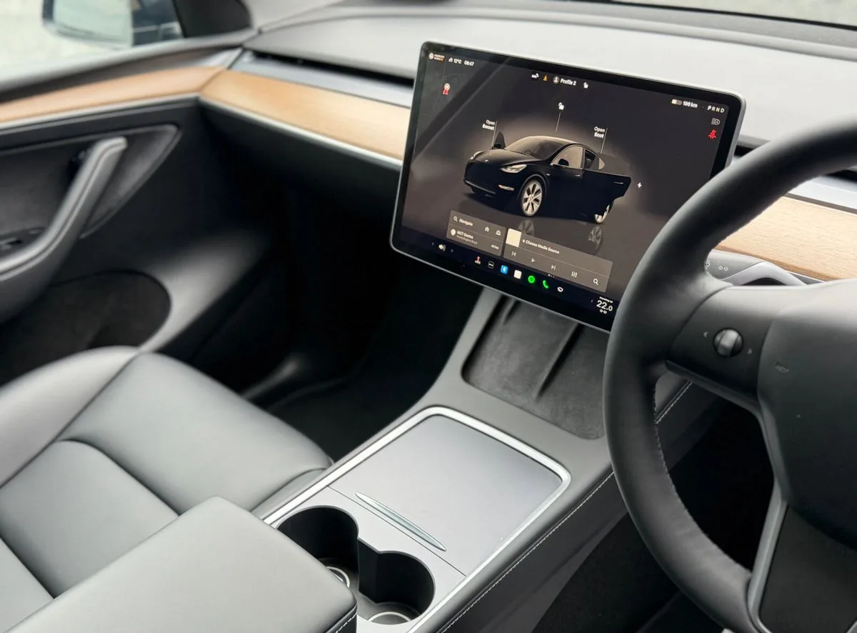 2024 Tesla Model Y – photo 17