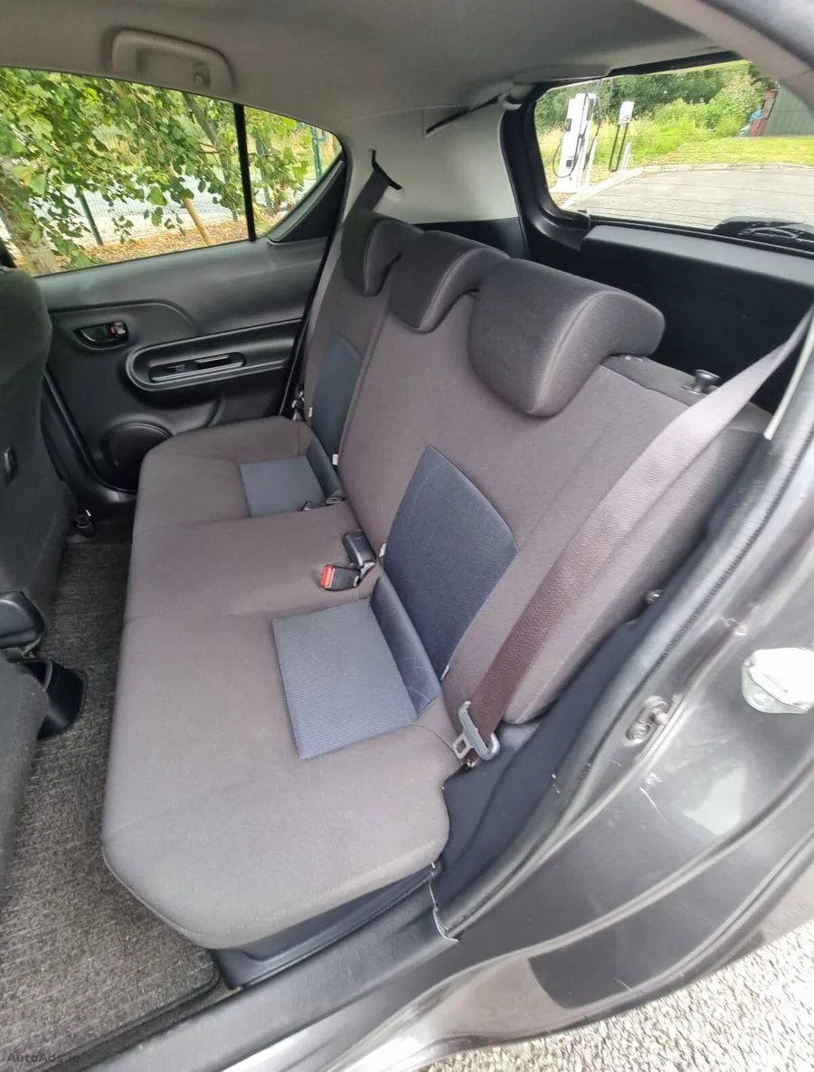 2019 Toyota Aqua – photo 12