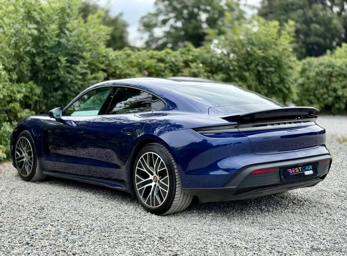 2022 Porsche Taycan – photo 17
