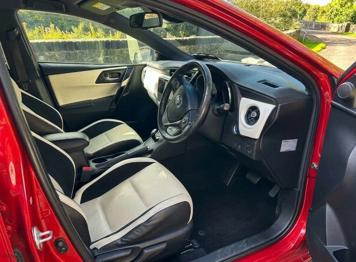 2017 Toyota Auris – photo 6