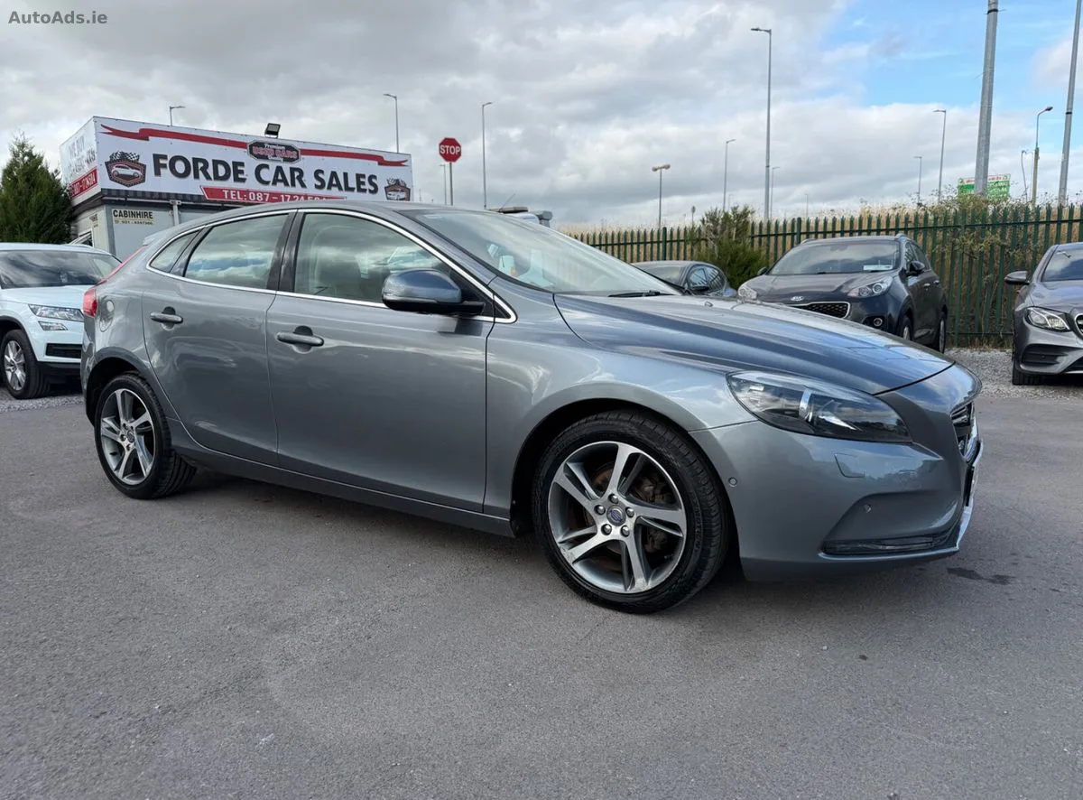2015 Volvo V40