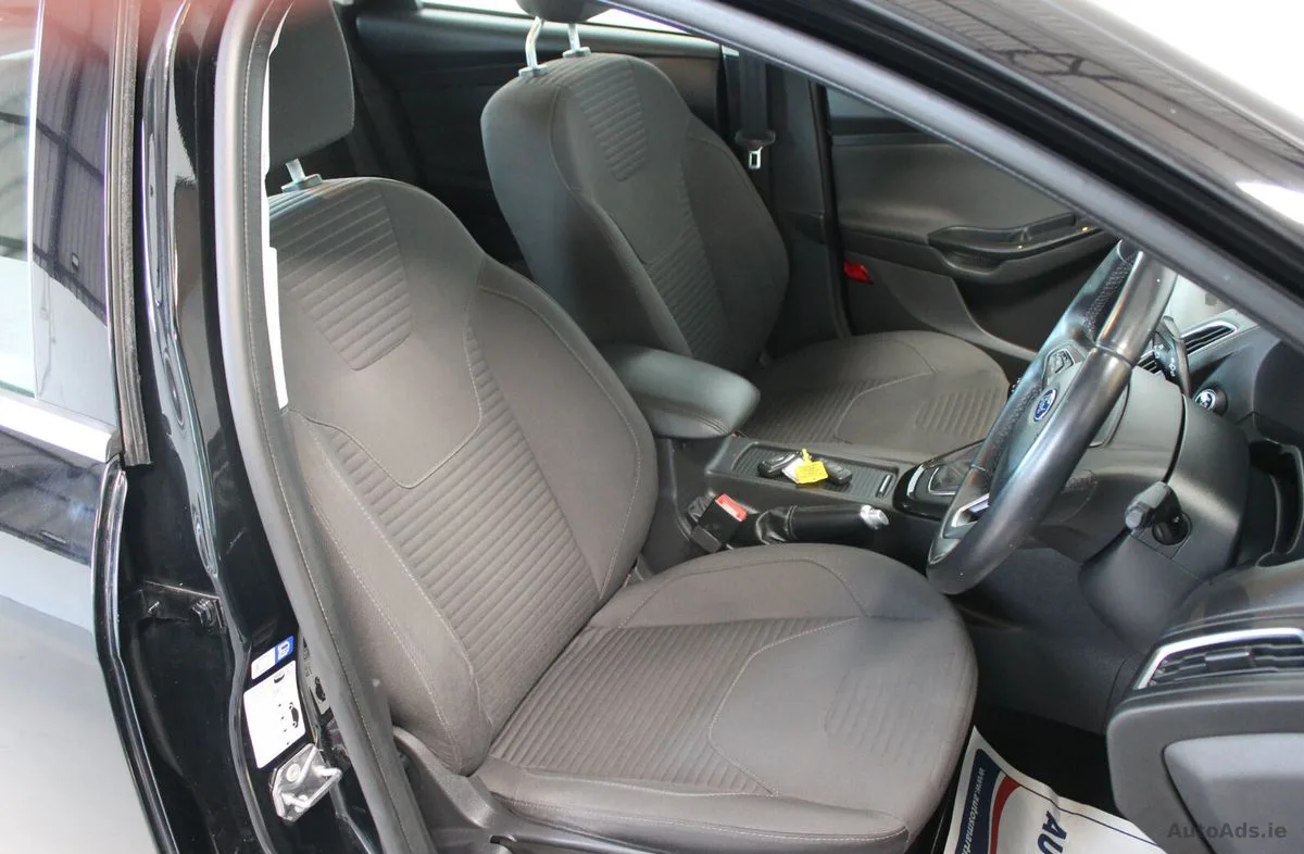 2019 Ford Focus – photo 13