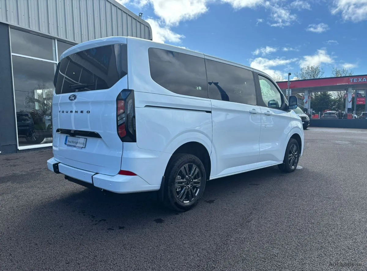 2026 Ford Tourneo Custom – photo 7