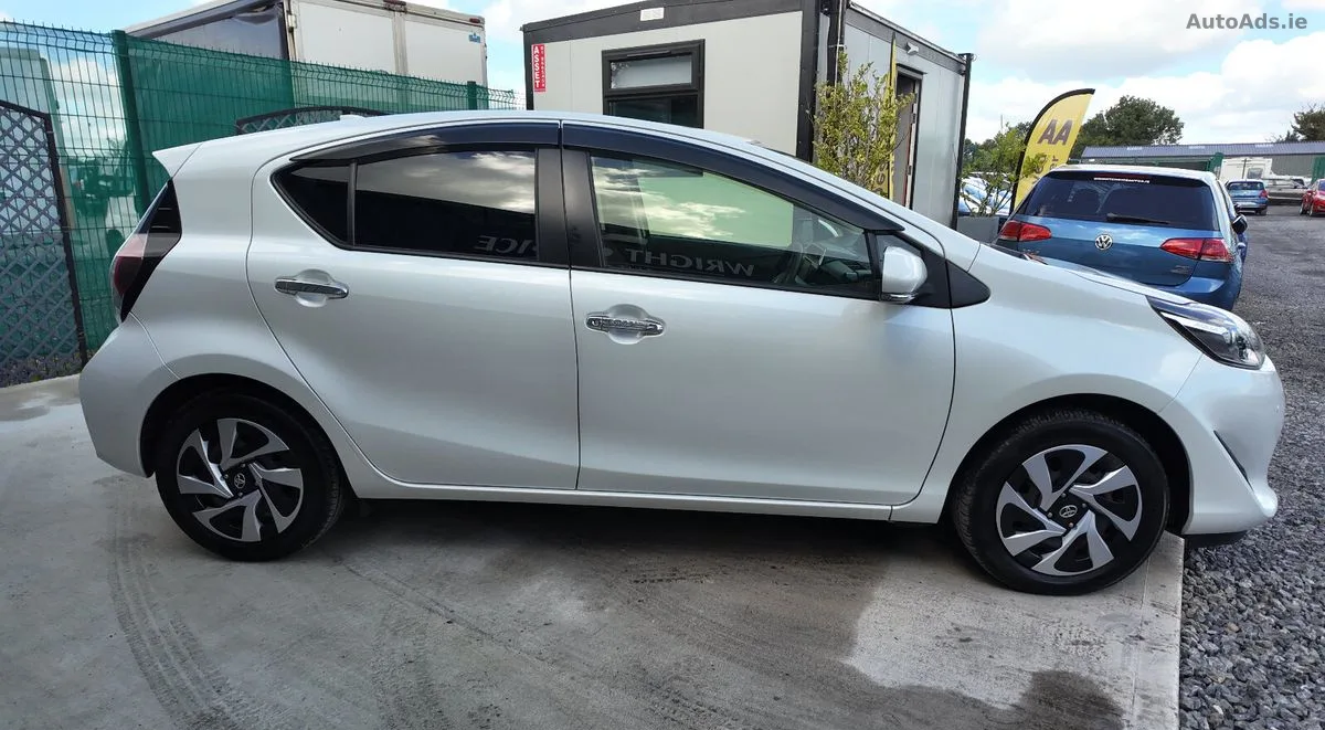 2020 Toyota Aqua – photo 5