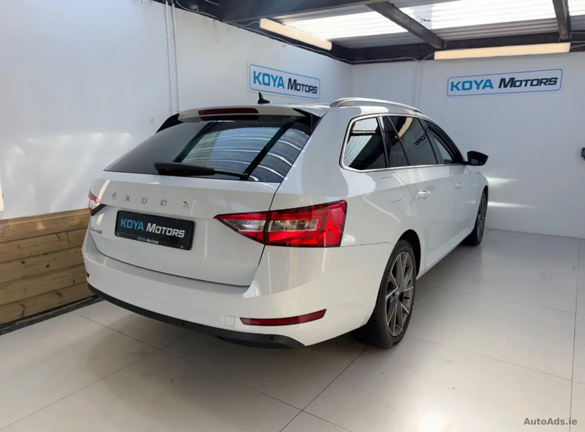 2022 Skoda Superb – photo 12