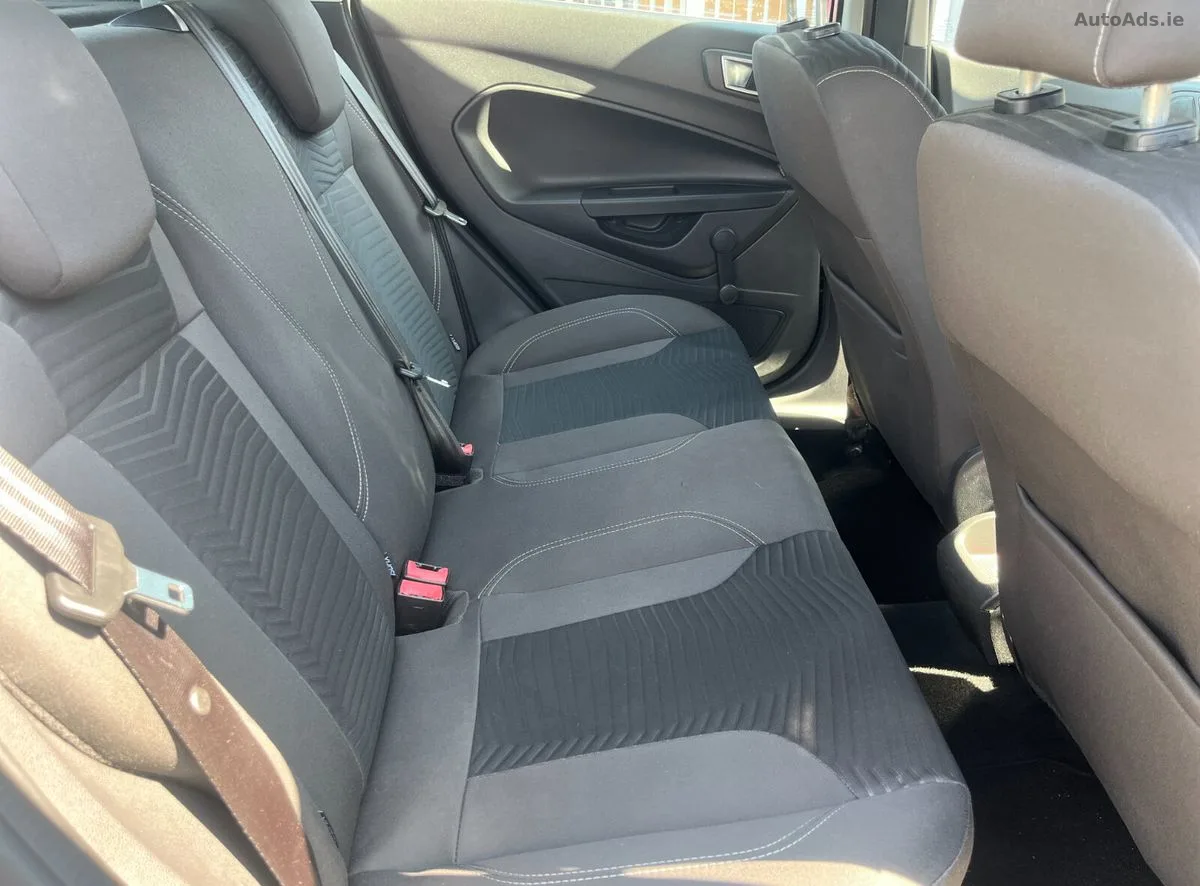 2017 Ford Fiesta – photo 13