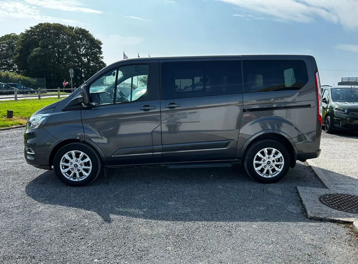 2021 Ford Tourneo Custom – photo 4