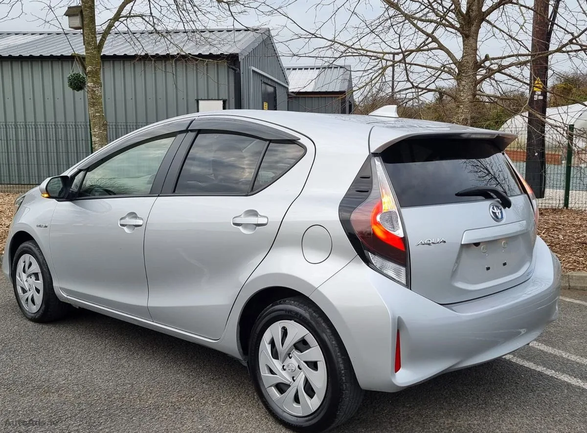 2019 Toyota Aqua – photo 13