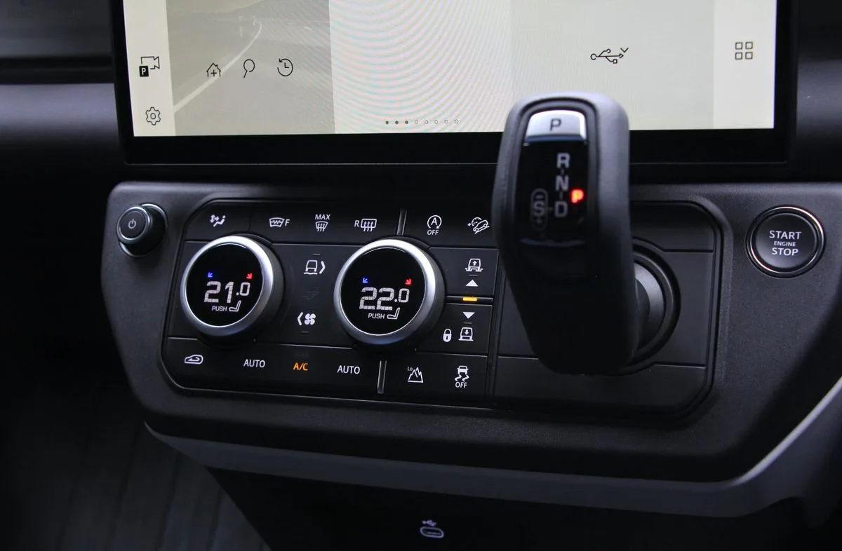2026 Land Rover Defender – photo 11