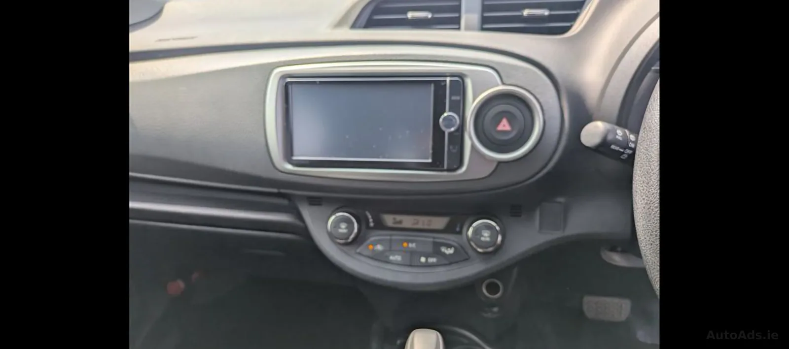 2013 Toyota Vitz – photo 10