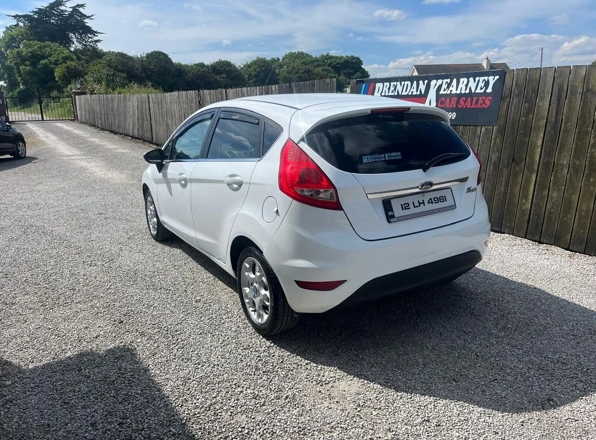 2012 Ford Fiesta – photo 4