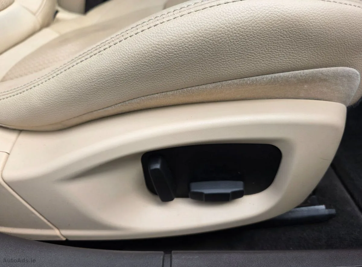 2019 Jaguar XF – photo 19