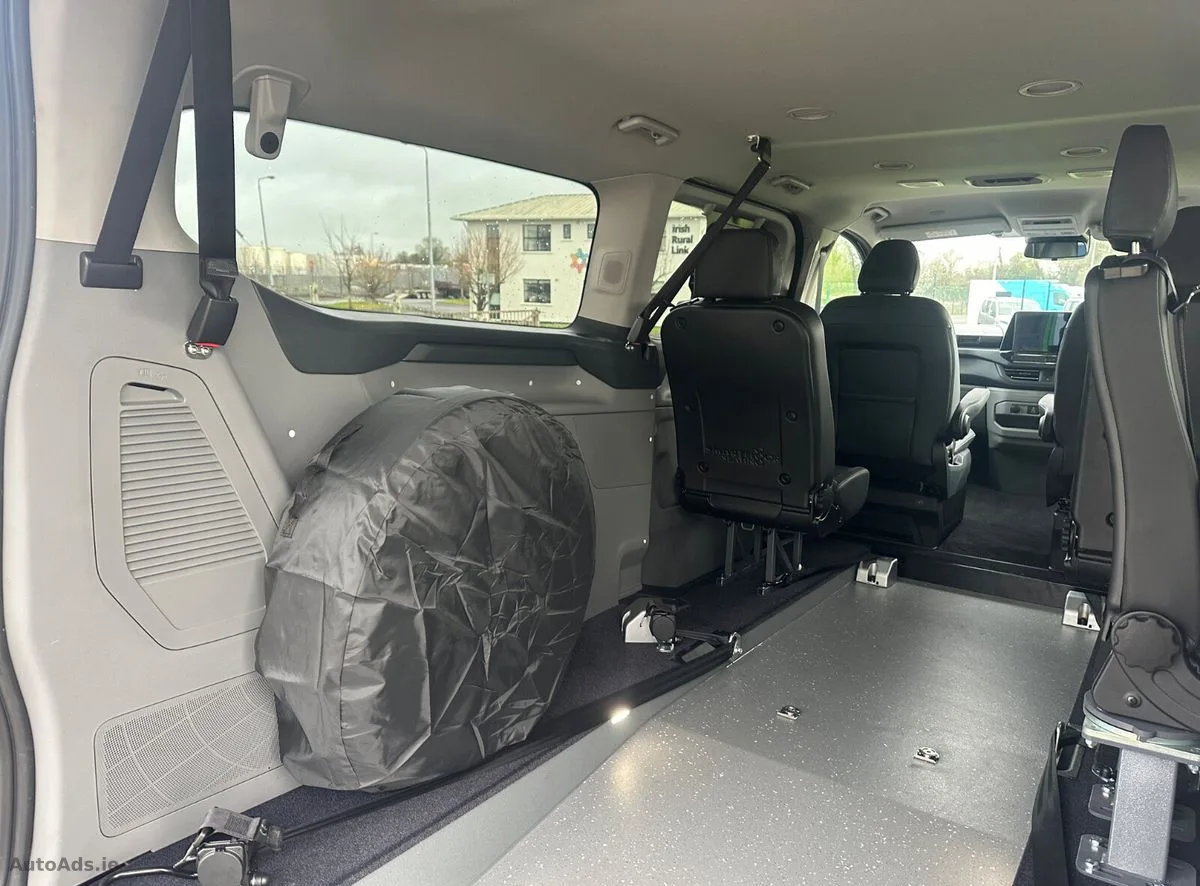 2026 Ford Tourneo Custom – photo 13