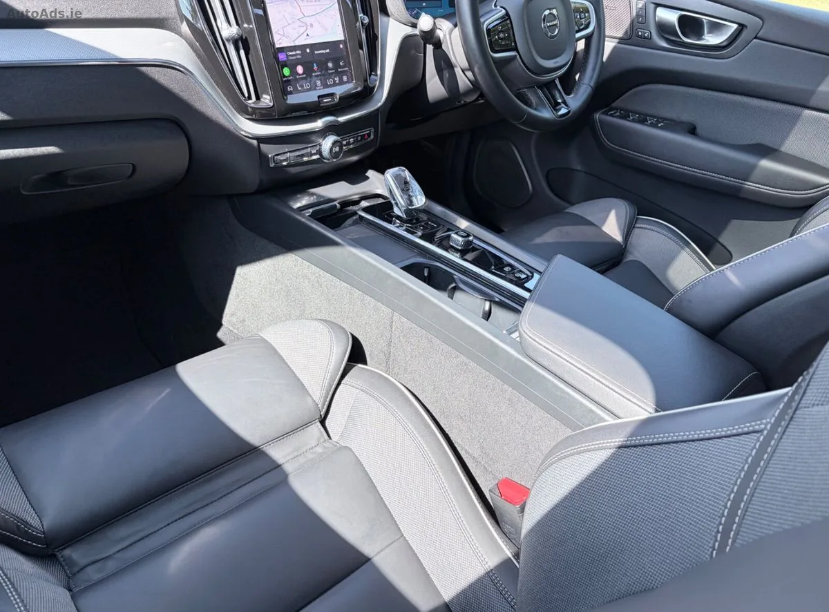 2025 Volvo XC60 – photo 17