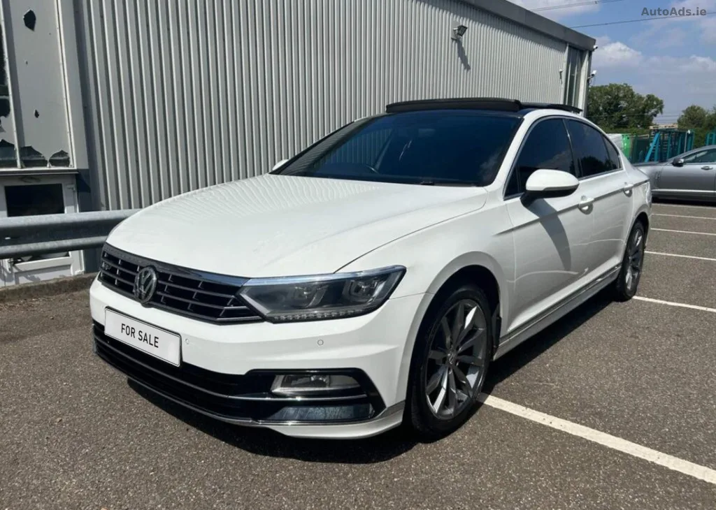 2016 Volkswagen Passat – photo 1