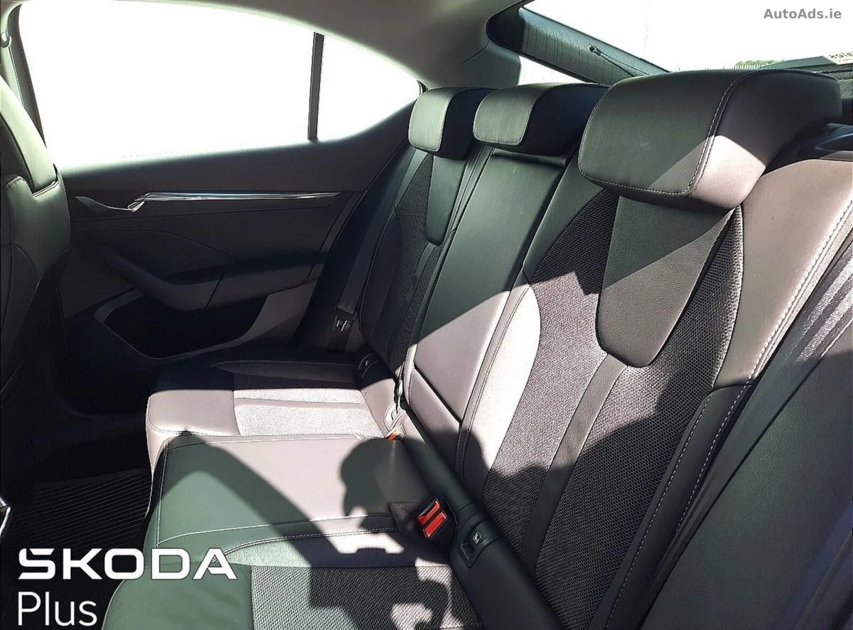2023 Skoda Octavia – photo 6