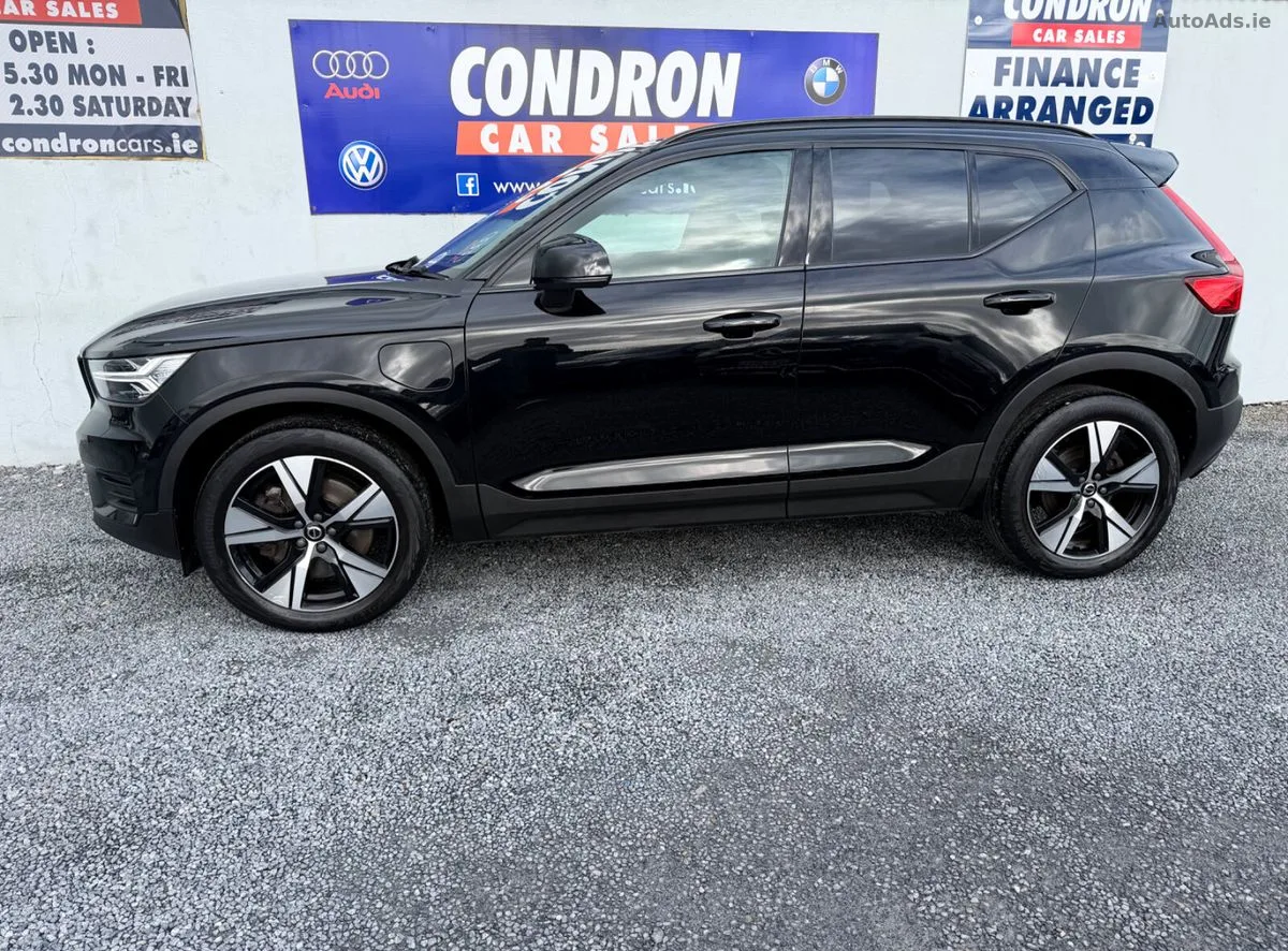 2022 Volvo XC40 – photo 2