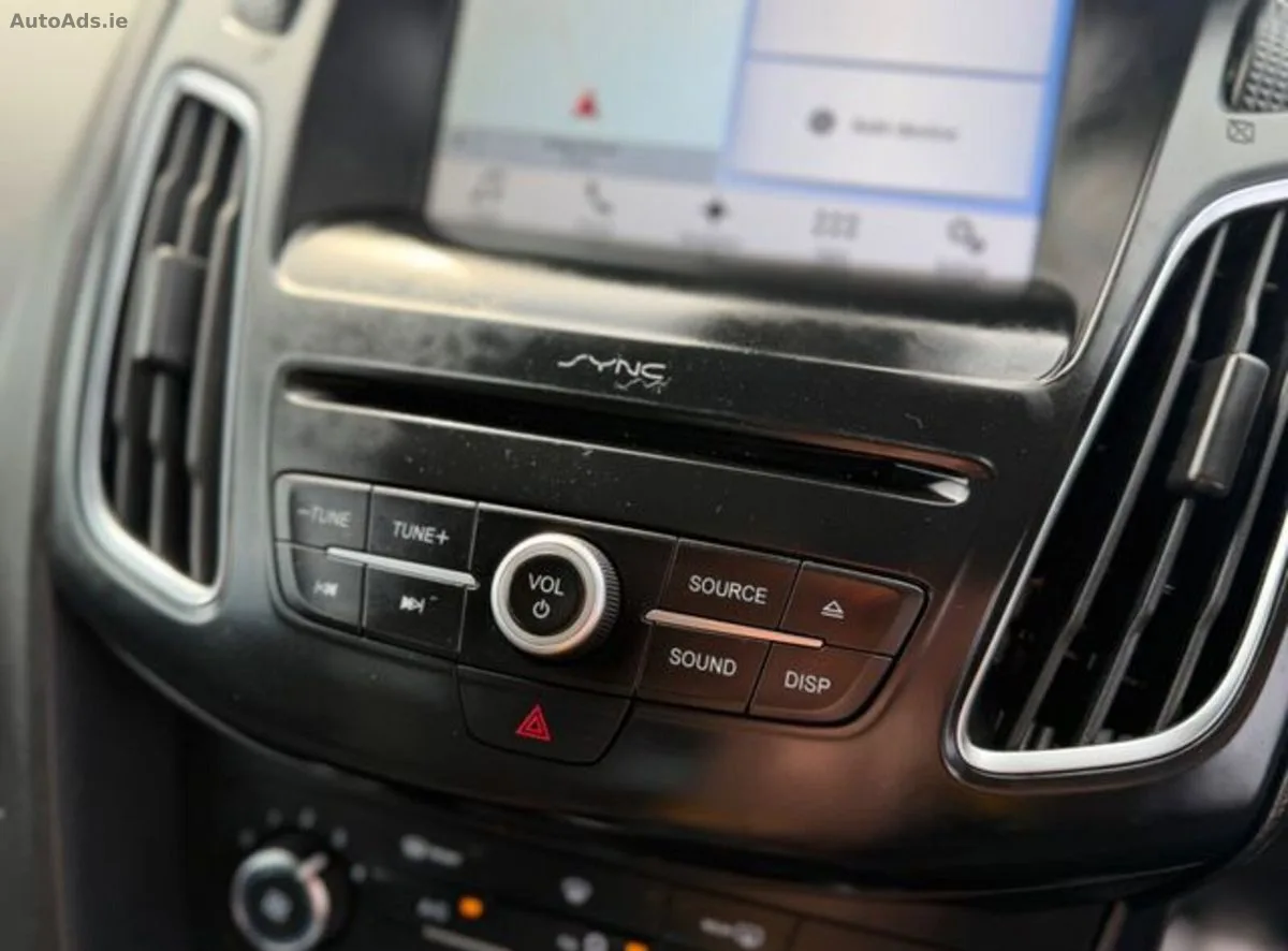 2017 Ford Focus – photo 16